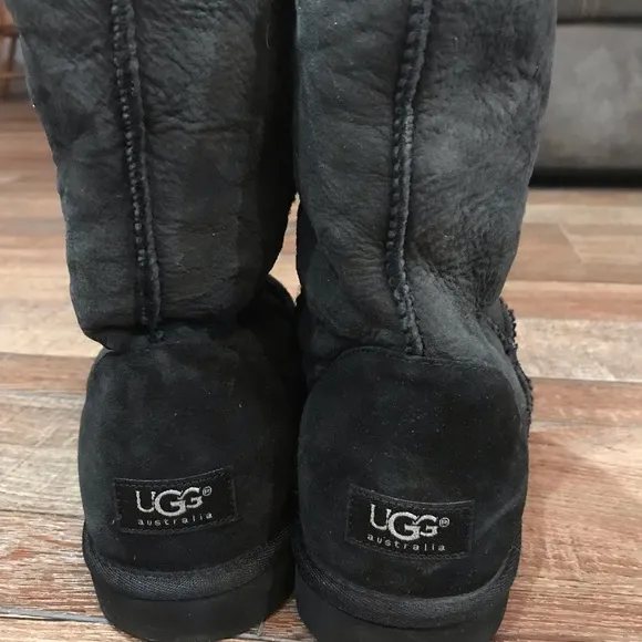 Black suede leather UGGS size 10
