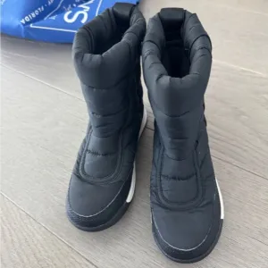 Black Winter Boots - Sorel mint condition