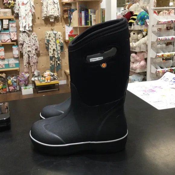 Bogs Classic Black NIB NWT