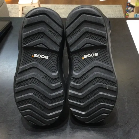 Bogs Classic Black NIB NWT