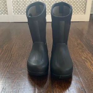 Bogs NWT winter boots black 11M toddler