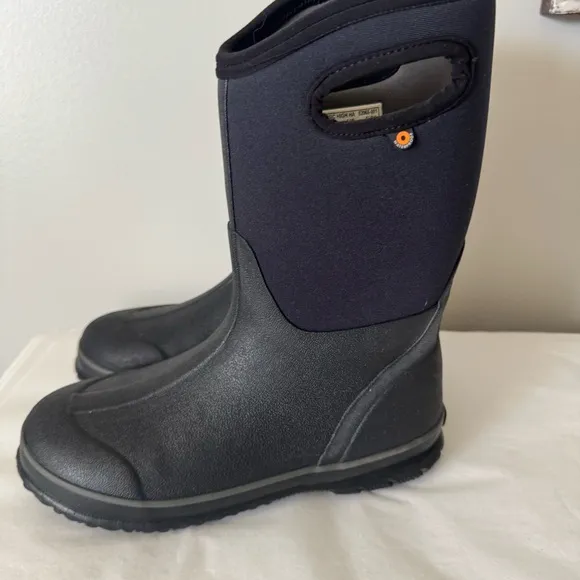 BOGS Size 6 Youth - Big Boys or Girls Black Winter Boots