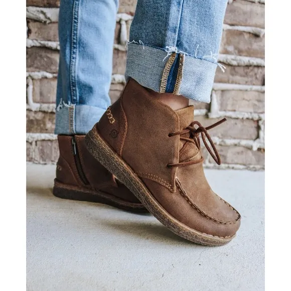 BORN | Analia Moc Toe Chukka Ankle Boot in Tan Leather | Sz 10