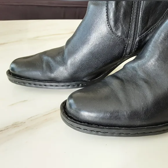 BORN Black Leather Tall Heeled Victorian Granny Core Style Boots Sz 7 W3424 H7