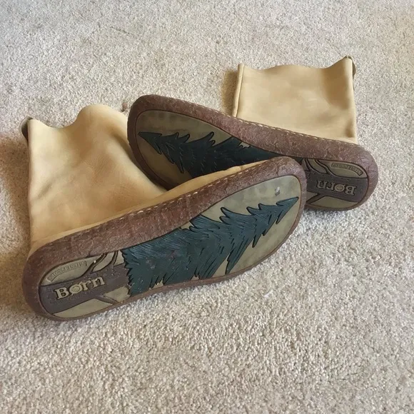 Born b.o.c. Tan Suede Winter Riding Boots