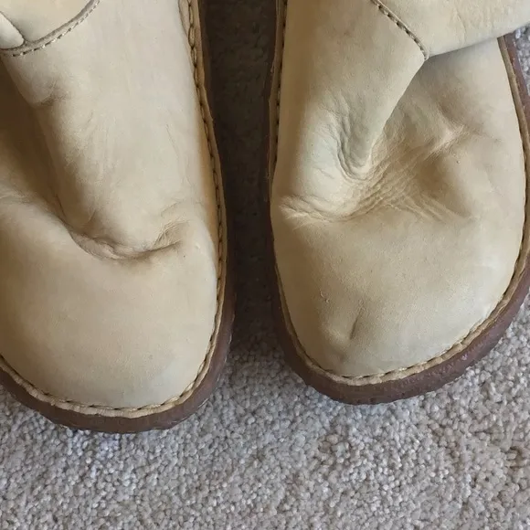 Born b.o.c. Tan Suede Winter Riding Boots
