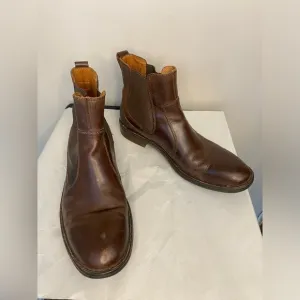 Born brown leather boots