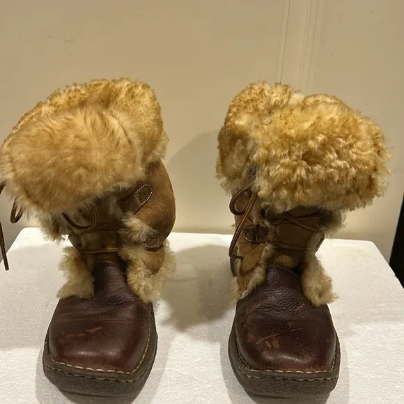 Born Leather Shearling fur Lined Lace Up Winter Boots warm &amp; cozy size 4/36