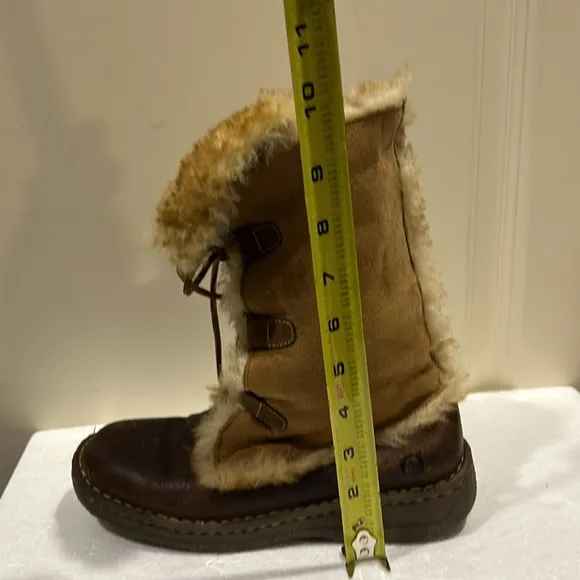 Born Leather Shearling fur Lined Lace Up Winter Boots warm &amp; cozy size 4/36