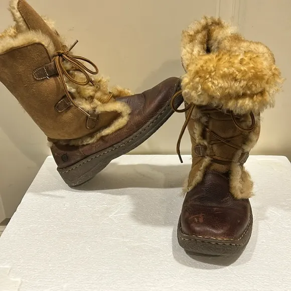 Born Leather Shearling fur Lined Lace Up Winter Boots warm &amp; cozy size 4/36