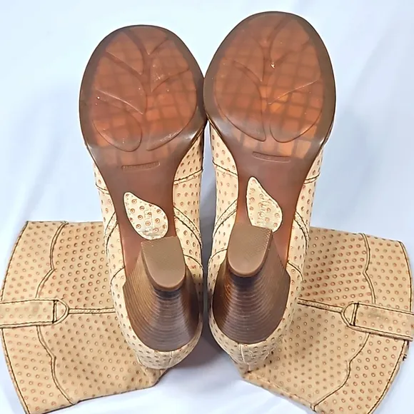 Born polkadot Tan Suede Boots Size 10