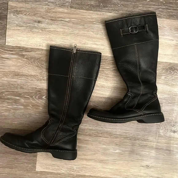 Born tall equestrian riding leather boots size 8 side zip buckle hardware