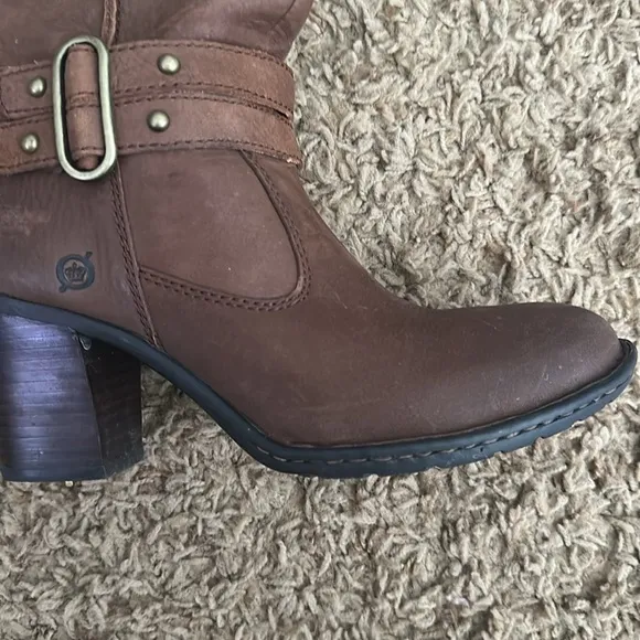 Born | Women’s D51206 NOLAH Equestrian Brown Leather Riding Boots | 7
