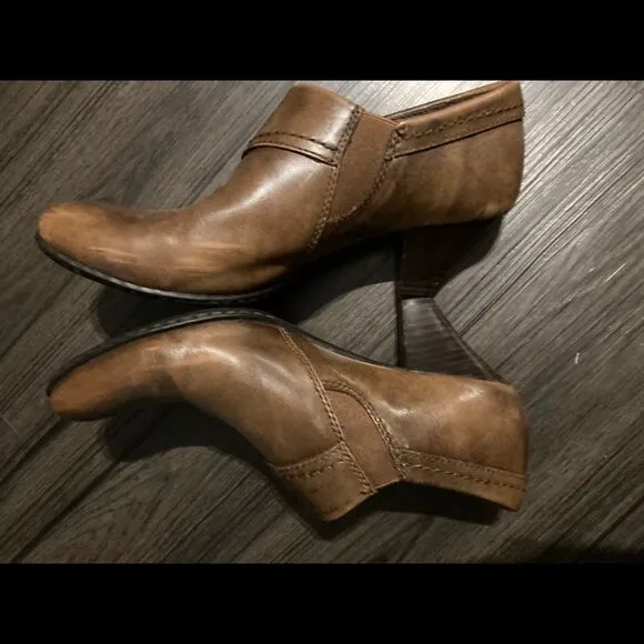 Born leather boots sz 8