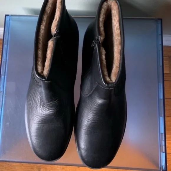 Brand New Men's Leather Upper Fur Lined Zip Winter Boots