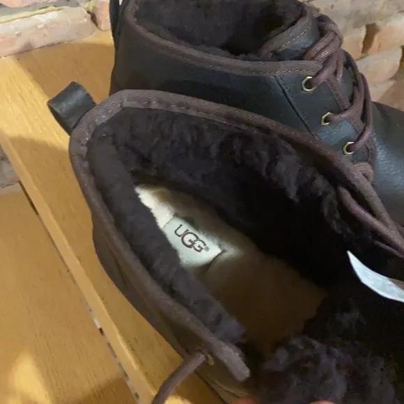 Brand New with box Neumel winter leather boots UGG