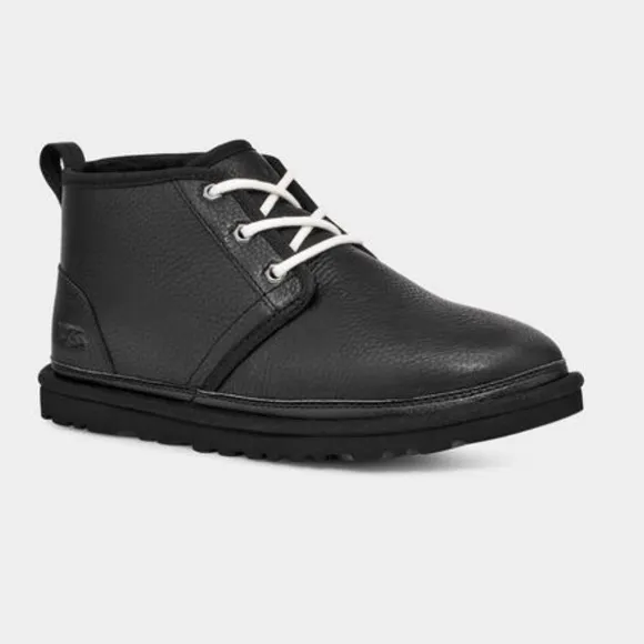 Brand New with box Neumel winter leather boots UGG