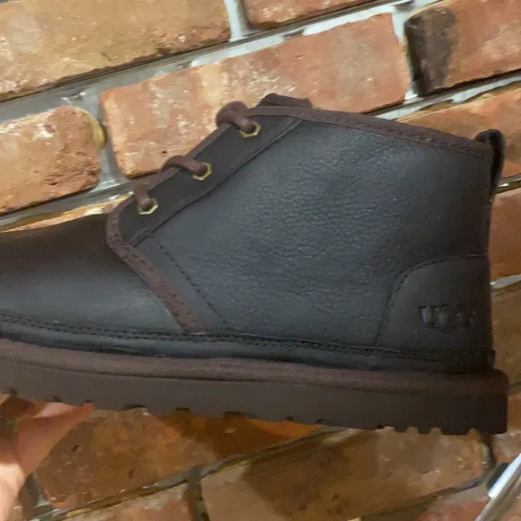 Brand New with box Neumel winter leather boots UGG