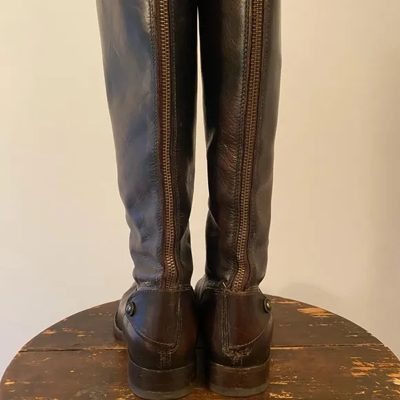 Brown FRYE Equestrian button boot w/zip back   snaps. W 8.5. Excellent Condition