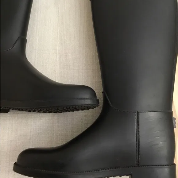 Burberry Belted Equestrian Rain Boots size 36