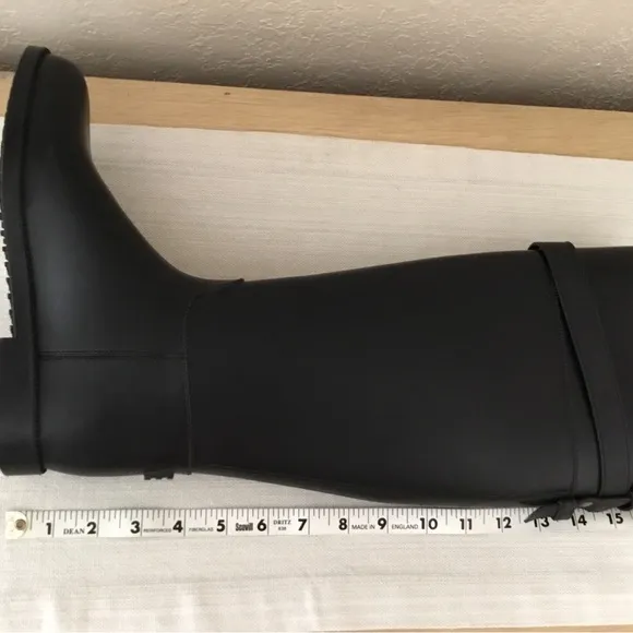 Burberry Belted Equestrian Rain Boots size 36