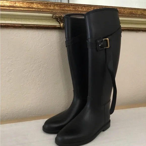 Burberry Belted Equestrian Rain Boots size 36
