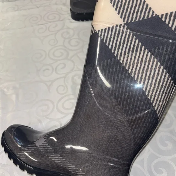 Burberry Black and Gray Winter Rain Boots with Argyle Design