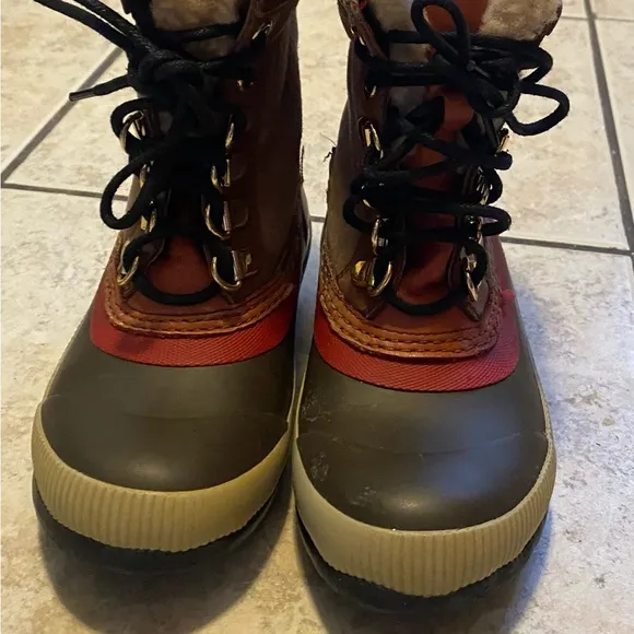 Burberry Girl's Furry Winter Boots Size US11 (28EU)