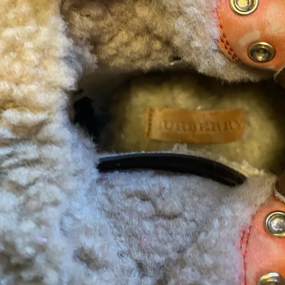 Burberry Girl's Furry Winter Boots Size US11 (28EU)