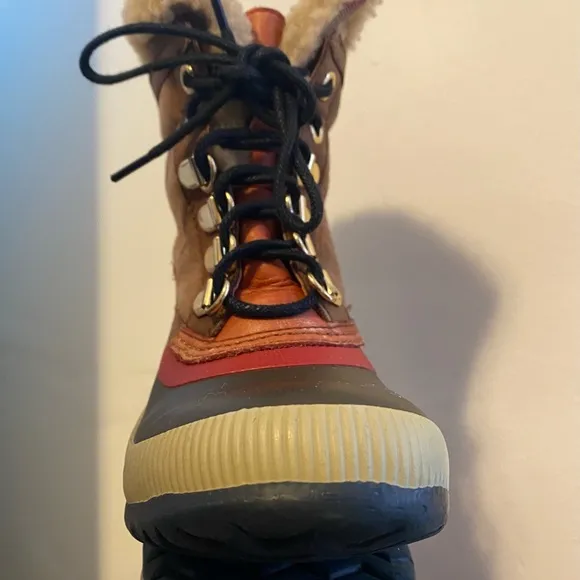 Burberry Girl's Furry Winter Boots Size US11 (28EU)