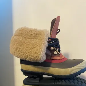 Burberry Girl's Furry Winter Boots Size US11 (28EU)