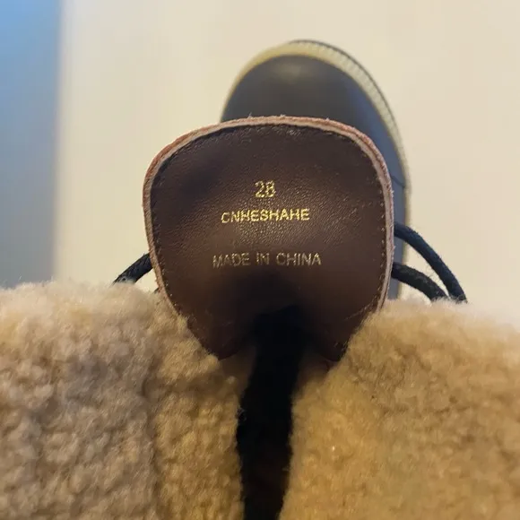 Burberry Girl's Furry Winter Boots Size US11 (28EU)