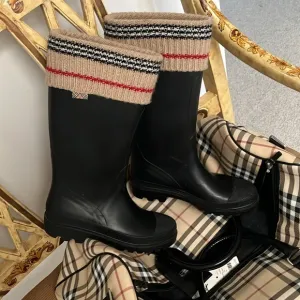 Burberry Knit Too Black and Cream Winter Rain Boots
