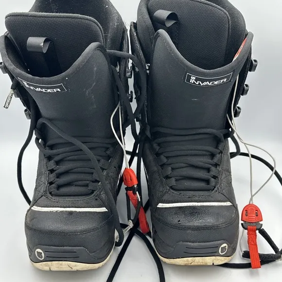 BURTON Invader Black Snowboard Boots Men's Size 8 US Snow Winter Lace Up