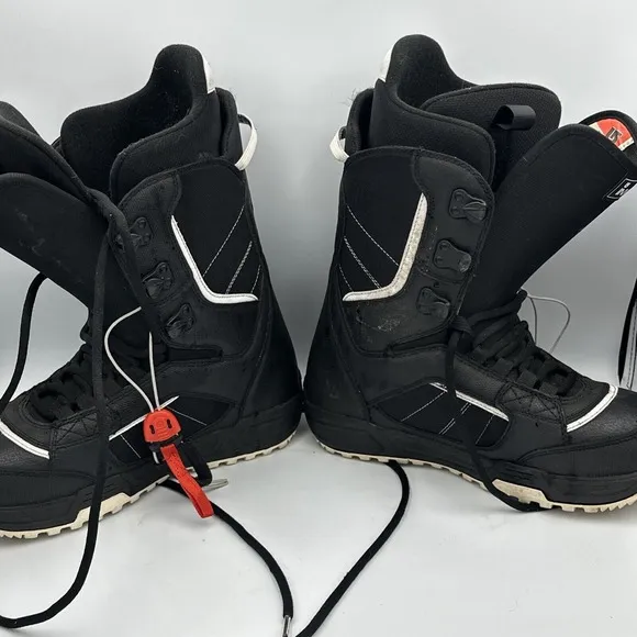 BURTON Invader Black Snowboard Boots Men's Size 8 US Snow Winter Lace Up