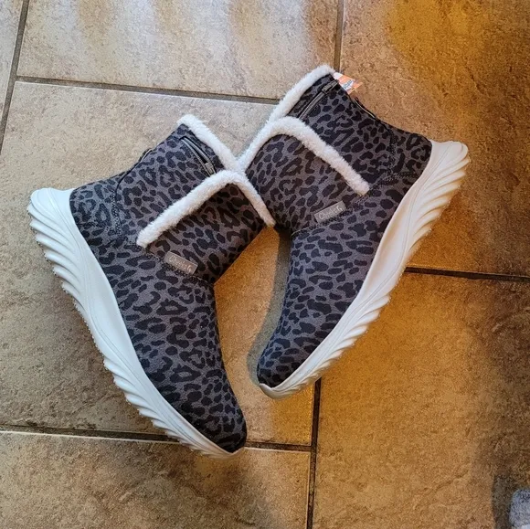 Cheeks Tony Little Gray Whimsgoth Cheetah Print Fit Body Sport Boots Size 9 NWT