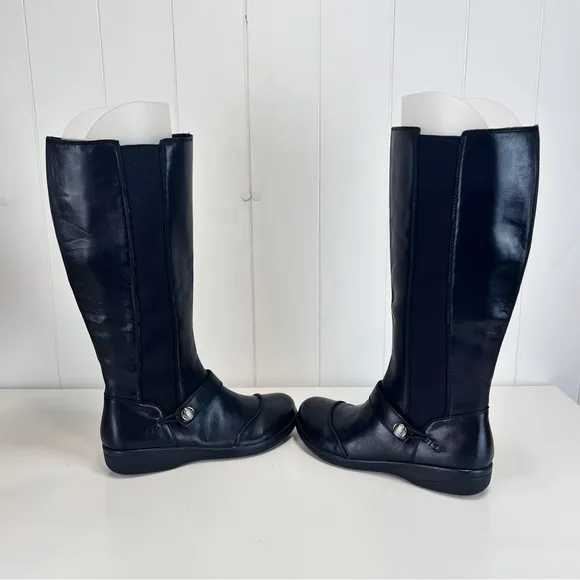 Clarks Cheyn Meryl Women's Tall Boots Size 9M Black Leather Cushioned Round Toe