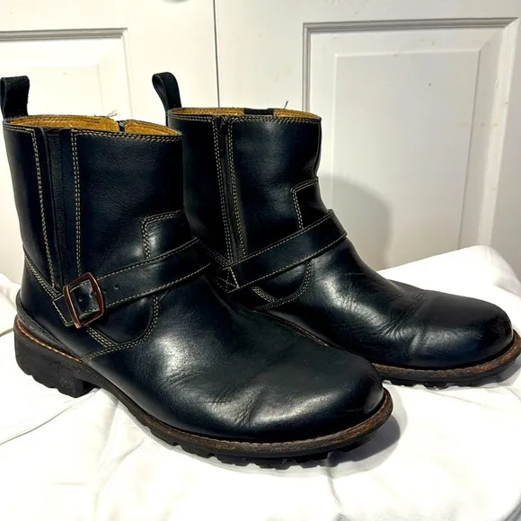 Clark’s EUC Black Leather Men's Boots