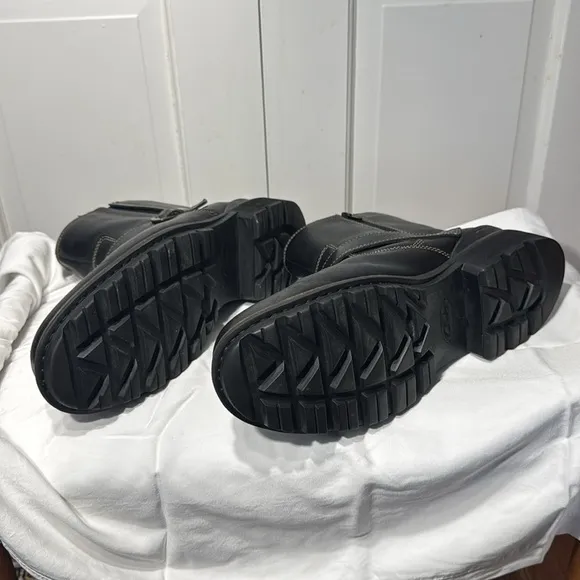Clark’s EUC Black Leather Men's Boots
