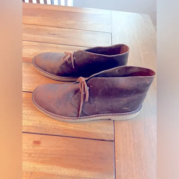 Clarks Men's Brown Leather Desert Boots; Size 11, Beeswax Leather; like new!