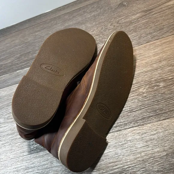 Clarks men’s chukka boots size 11 (d192)