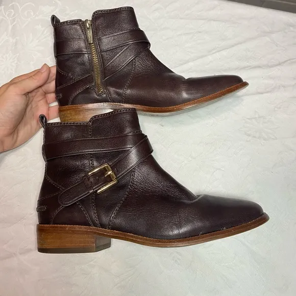 COACH Lannah Ankle Booties Boots Women’s 5.5 B Regular Width Leather? I think