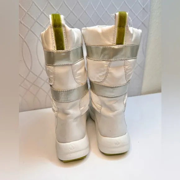 Cole Haan Women’s Sz 6B White Gray Puffer Winter Boots D18055
