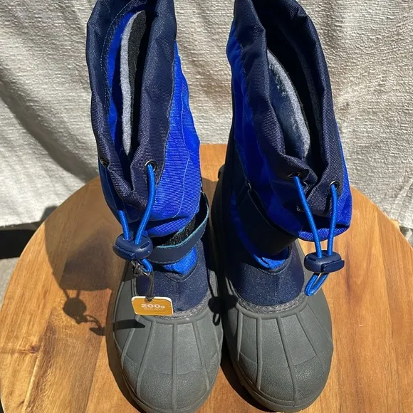 Columbia Big Kids’ Powderbug Plus II Snow Boot Size 4