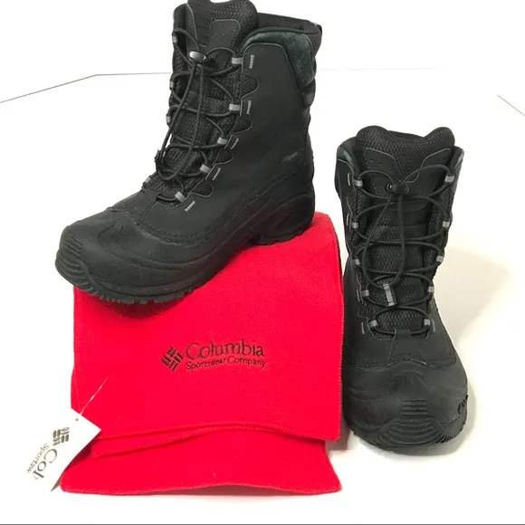 COLUMBIA BLACK SUEDE HIKING BOOTS AND BRAND NEW RED COLUMBIA SCARF SET SIZE 7