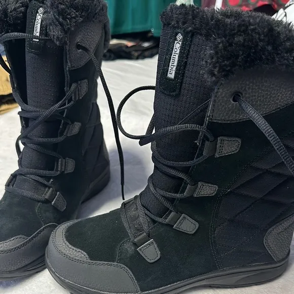 Columbia Black Winter Rain Boots with Fuzzy Lining