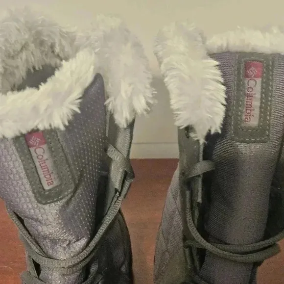 Columbia ICE MAIDEN II Winter boots Size 9 EUC