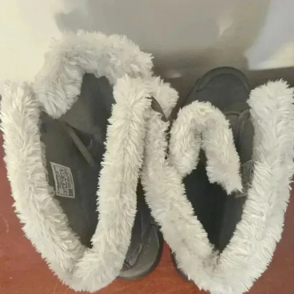 Columbia ICE MAIDEN II Winter boots Size 9 EUC