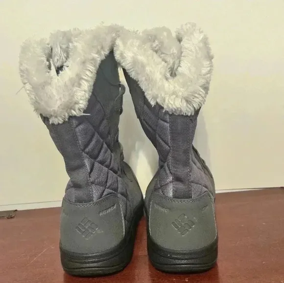 Columbia ICE MAIDEN II Winter boots Size 9 EUC
