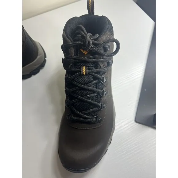 Columbia Men’s Newton Ridge Plus II Waterproof Hiking Boots Cordovan Size 7